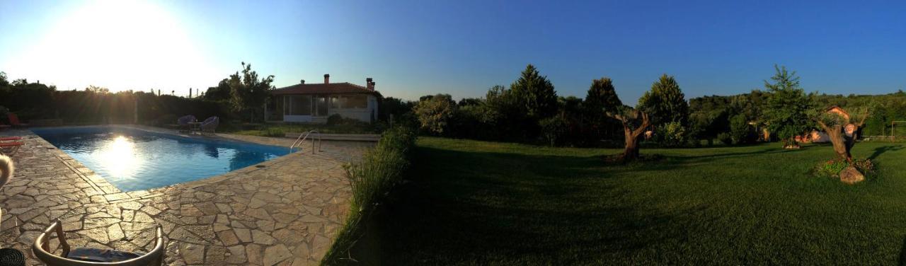 Brina'S Luxury Apartments Agioi Apostoloi  Exterior photo