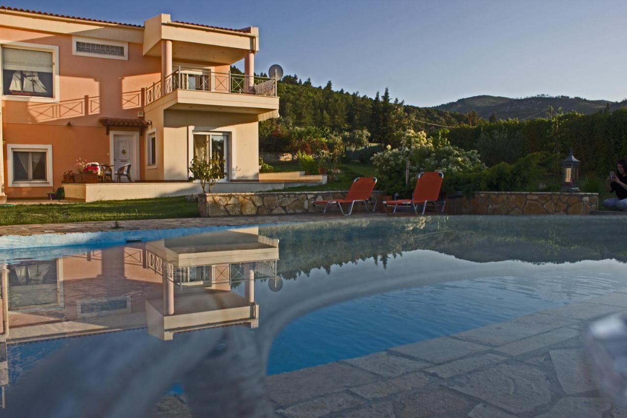 Brina'S Luxury Apartments Agioi Apostoloi  Exterior photo